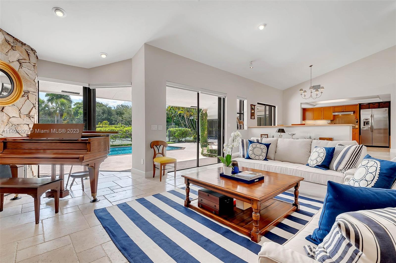 PINE BAY ESTATES SOUTH - Residential