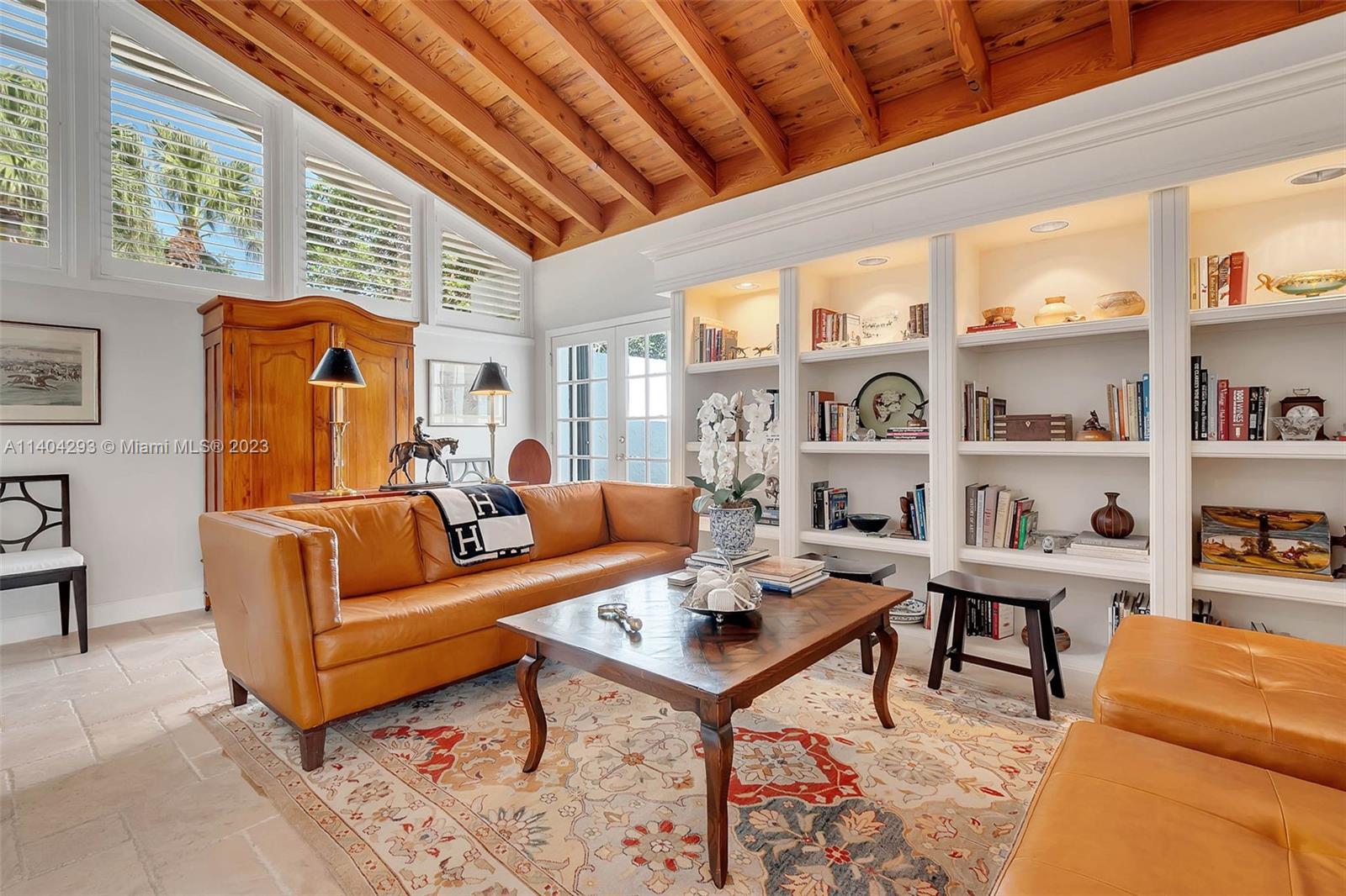 PINE BAY ESTATES SOUTH - Residential