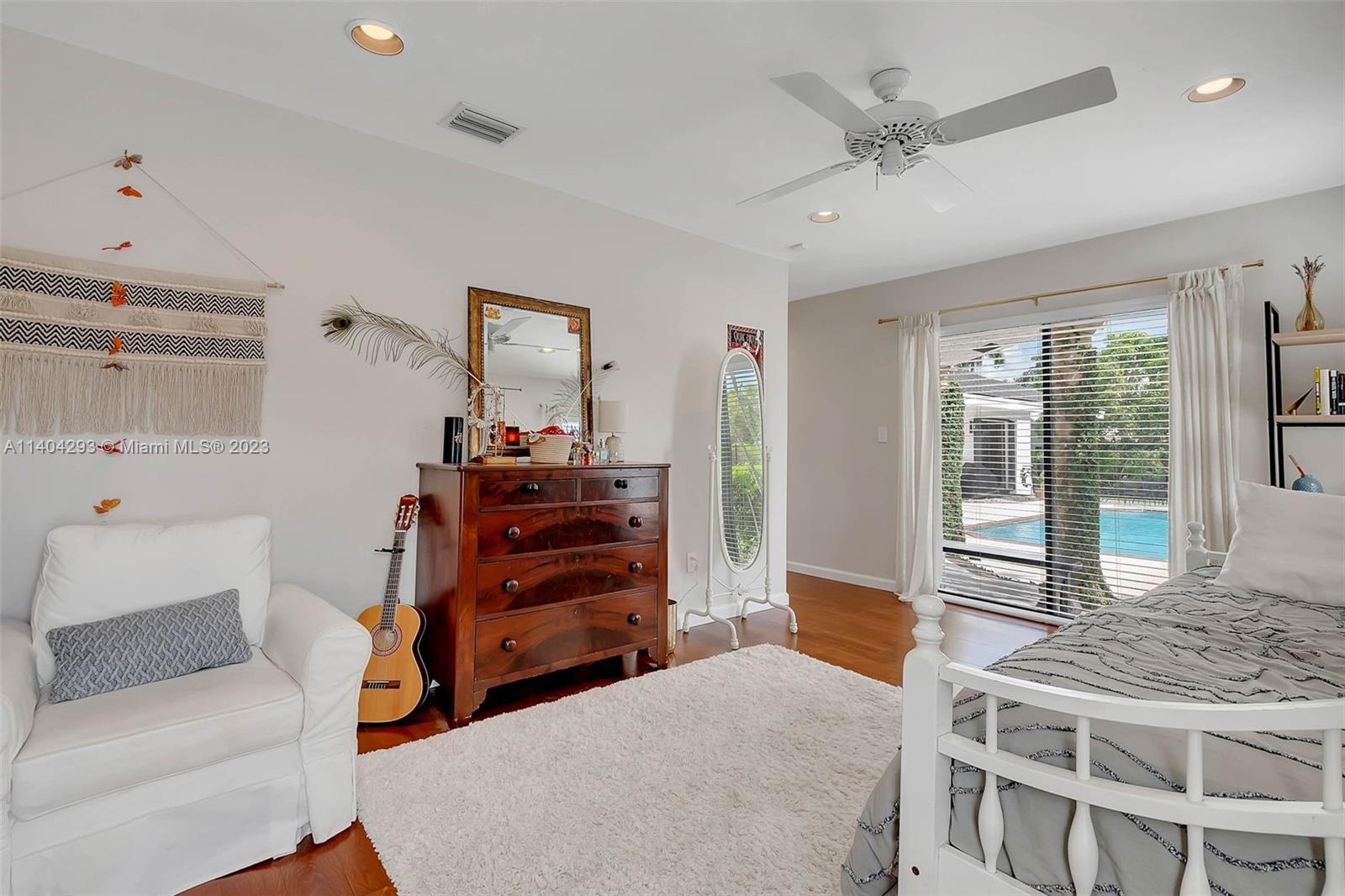 PINE BAY ESTATES SOUTH - Residential