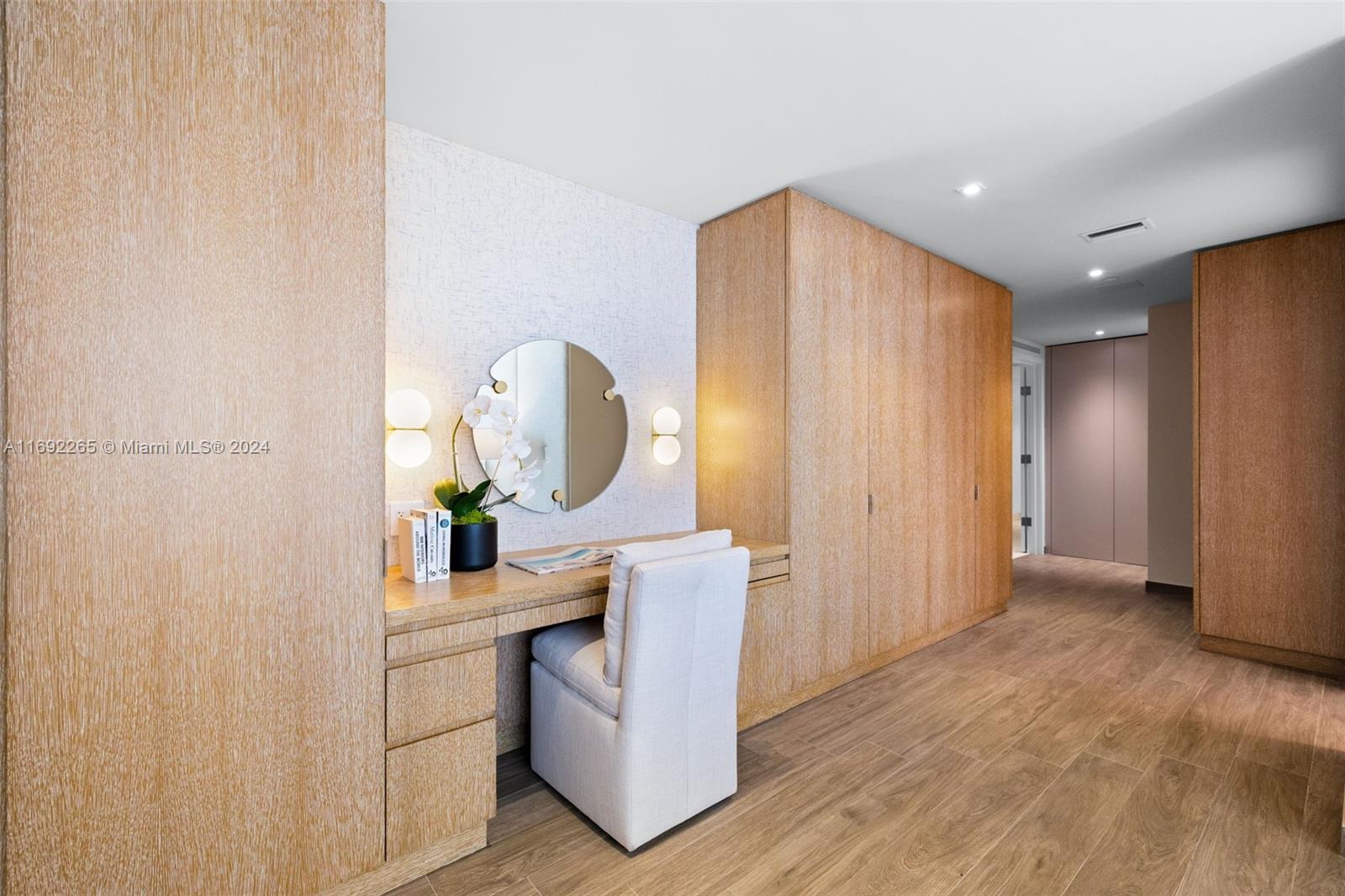 BRICKELLS FLAGLER - Residential