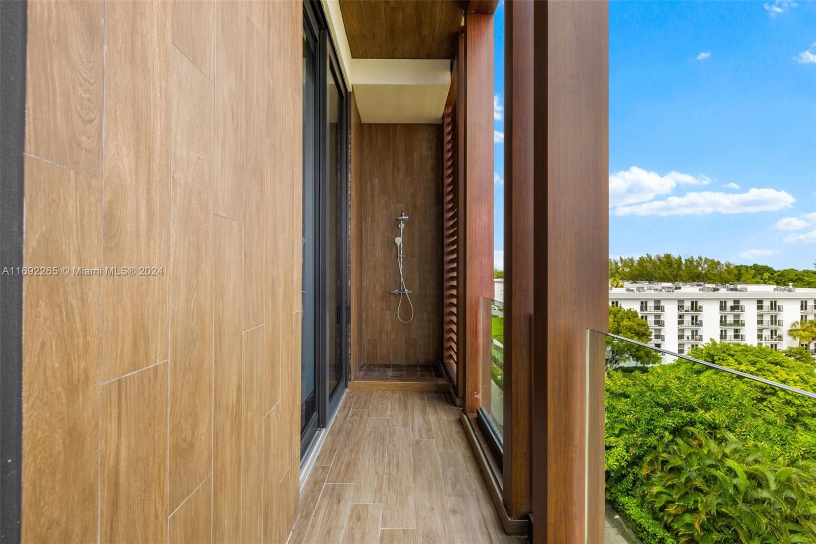 BRICKELLS FLAGLER - Residential