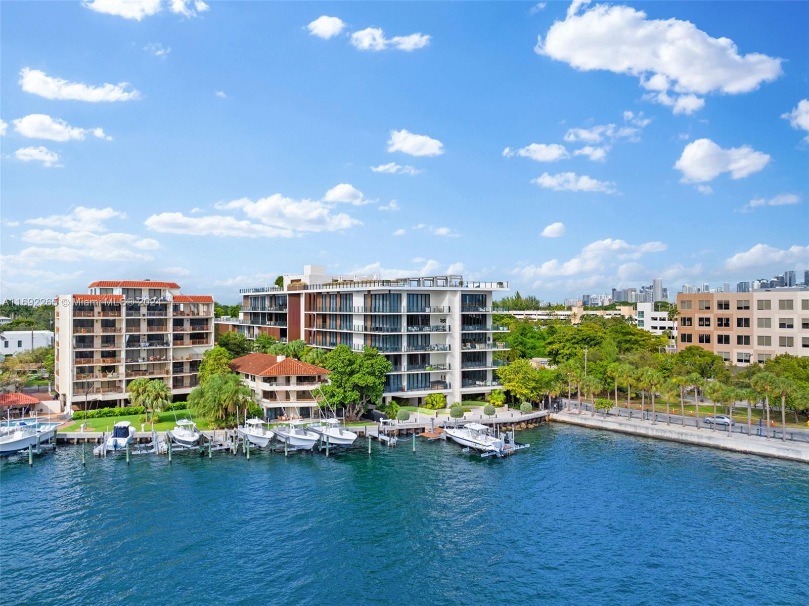BRICKELLS FLAGLER - Residential