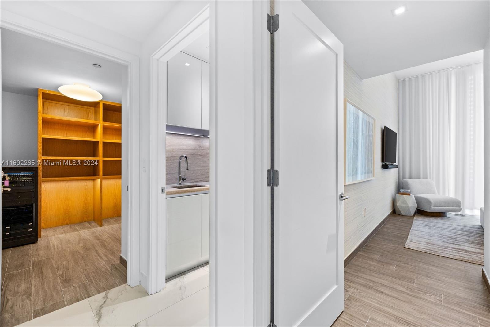 BRICKELLS FLAGLER - Residential