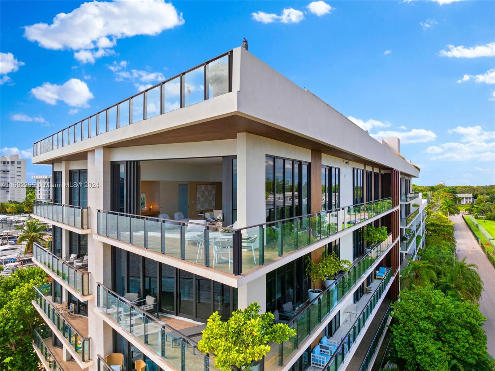 BRICKELLS FLAGLER - Residential