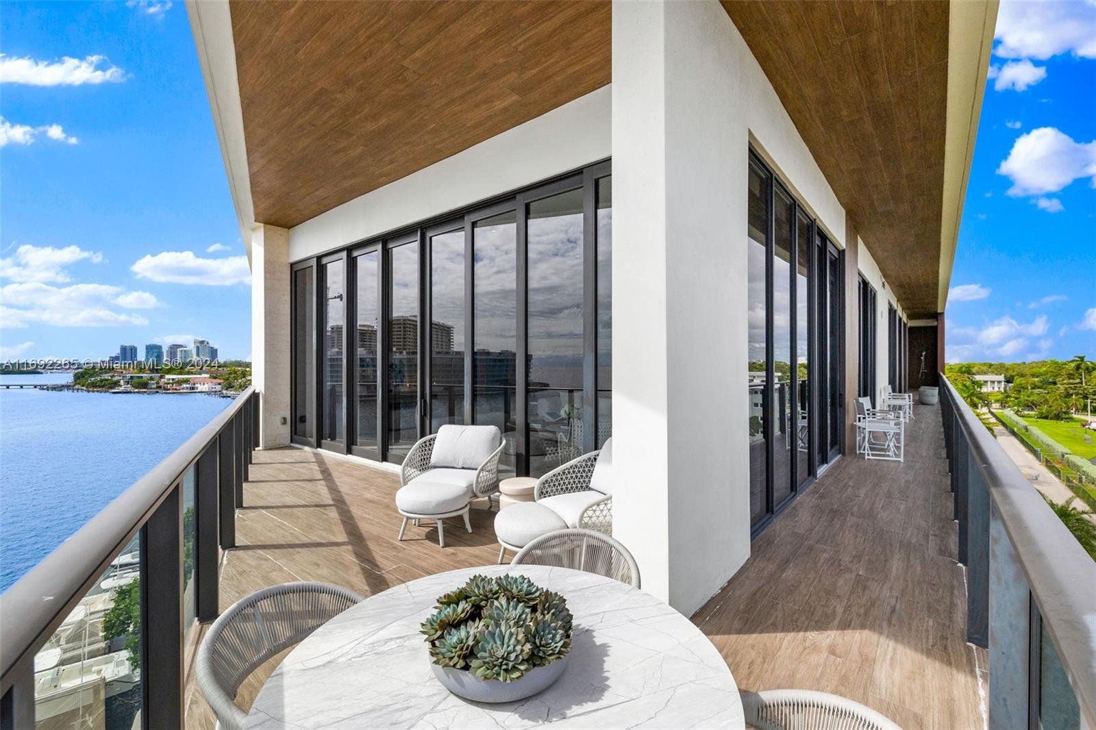 BRICKELLS FLAGLER - Residential