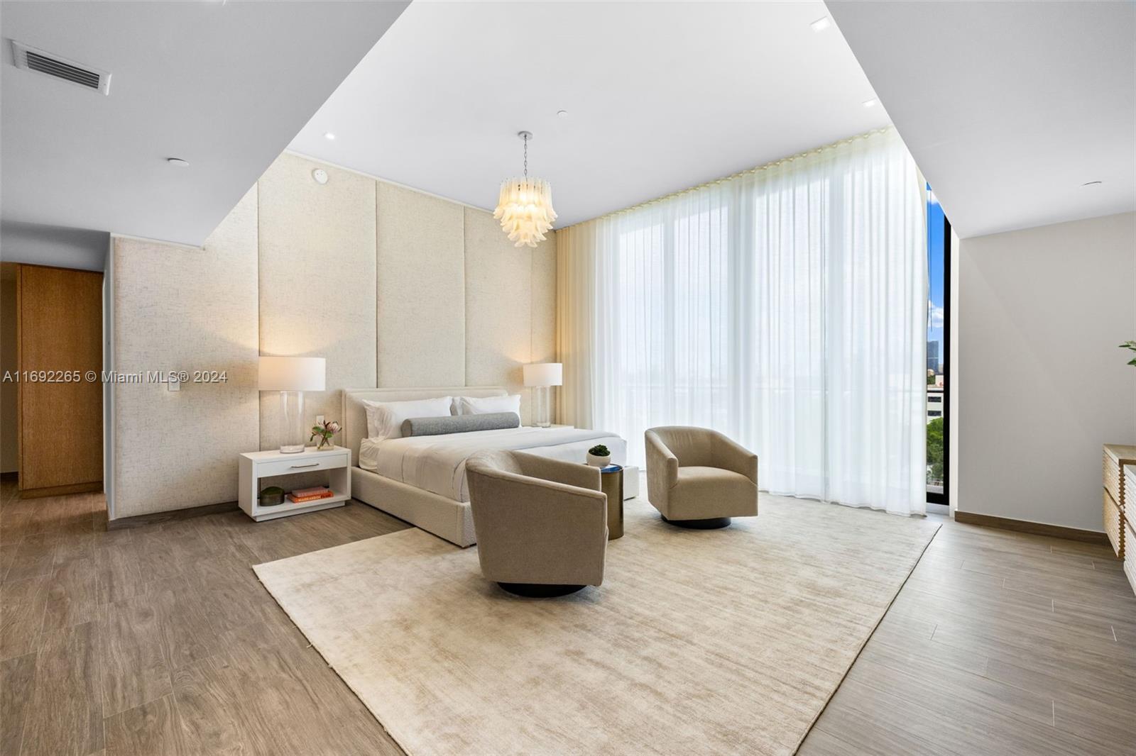 BRICKELLS FLAGLER - Residential