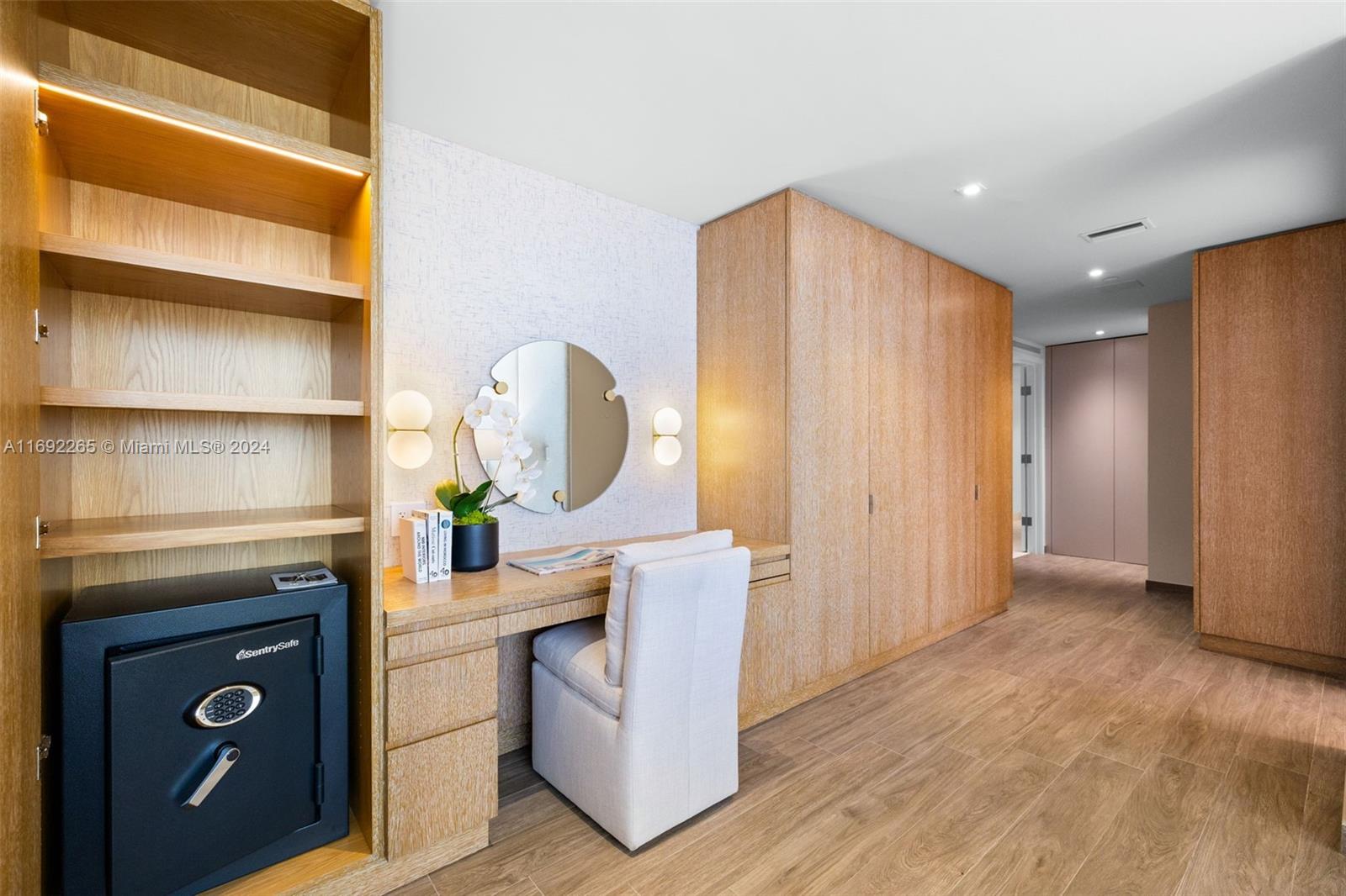 BRICKELLS FLAGLER - Residential