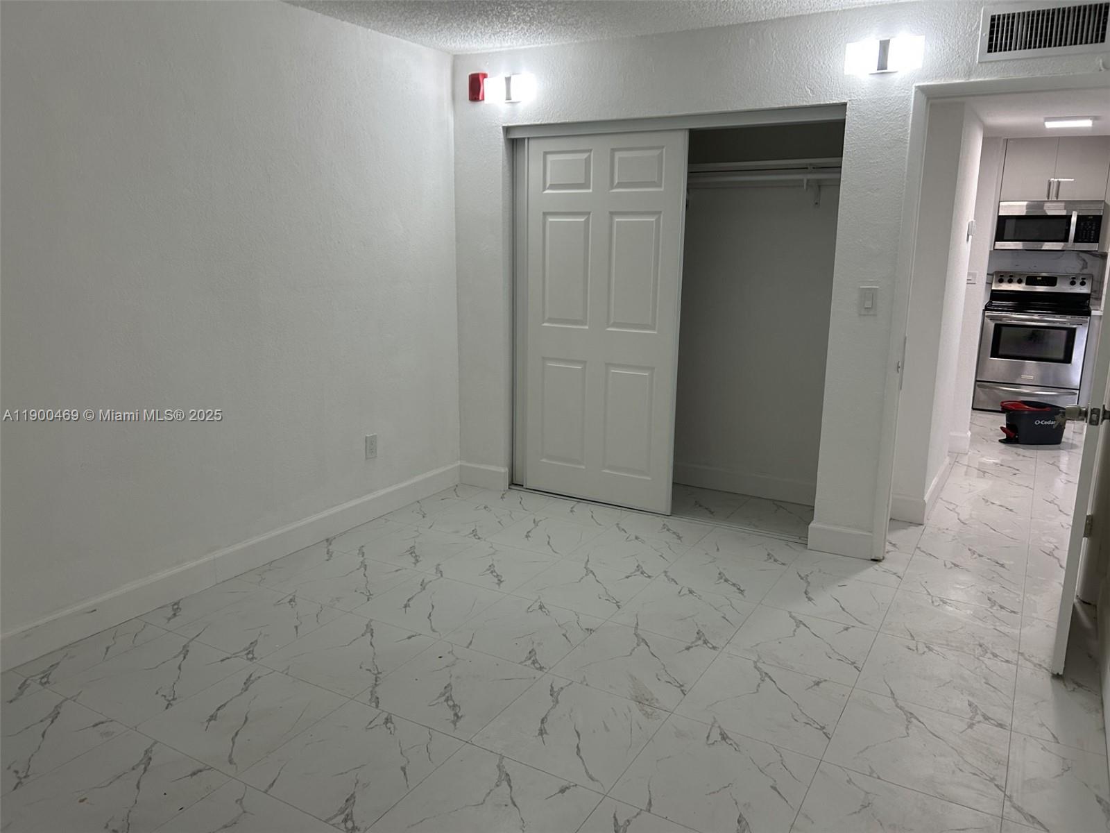 THE GREENS CONDO - Residential Lease