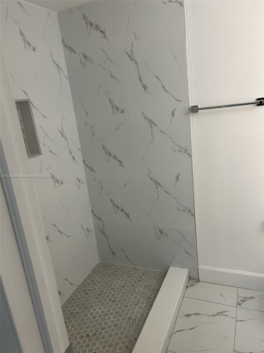 THE GREENS CONDO - Residential Lease