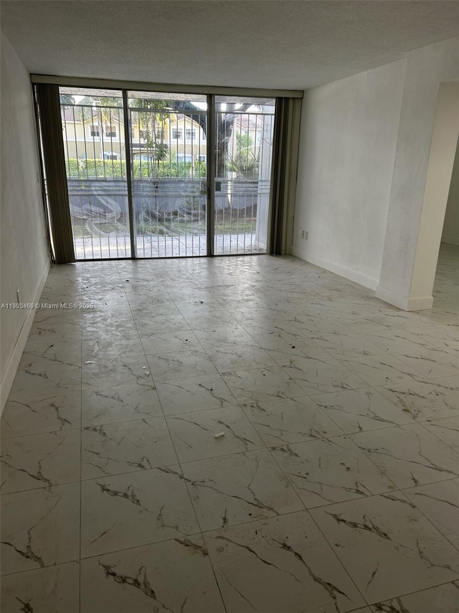 THE GREENS CONDO - Residential Lease