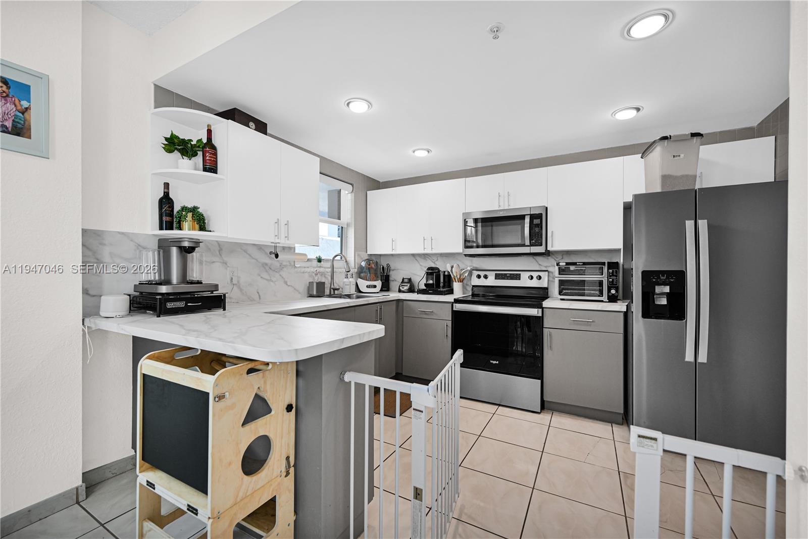 CLEARVIEW TOWERS CONDO - Residential