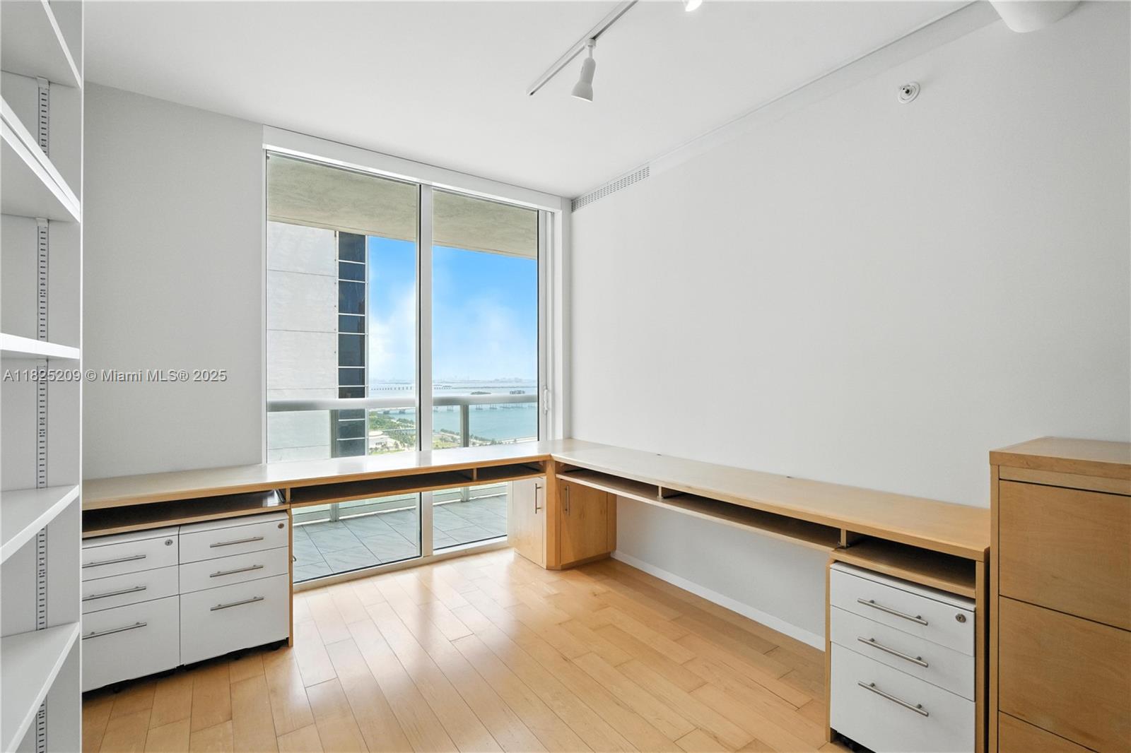 50 BISCAYNE CONDO - Residential