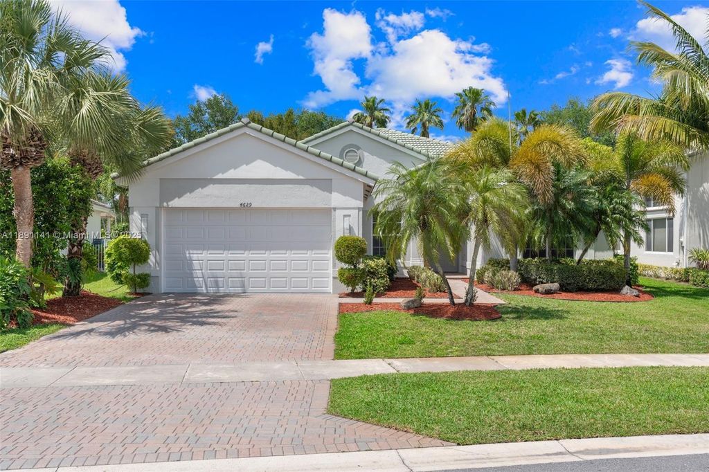 Photo of 4629 Mariners Cove Dr, Wellington, FL 33449 (MLS # A11891141)