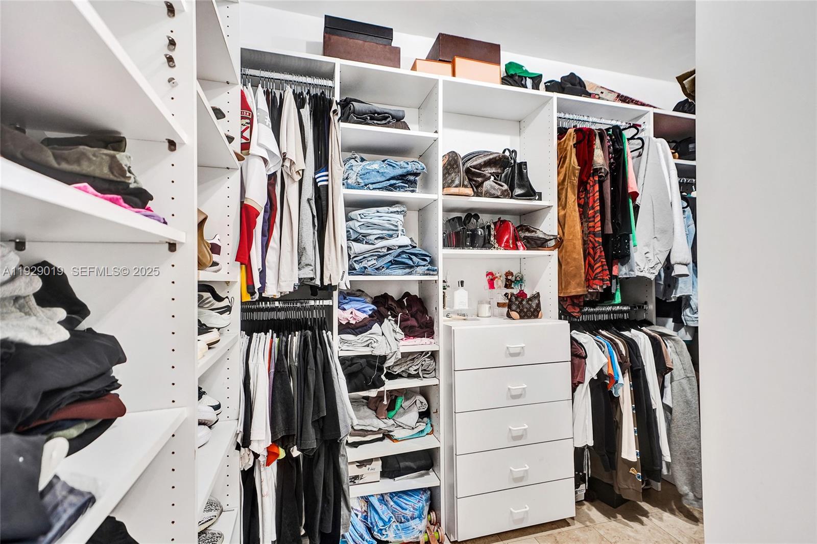 EMERALD HILLS - Residential