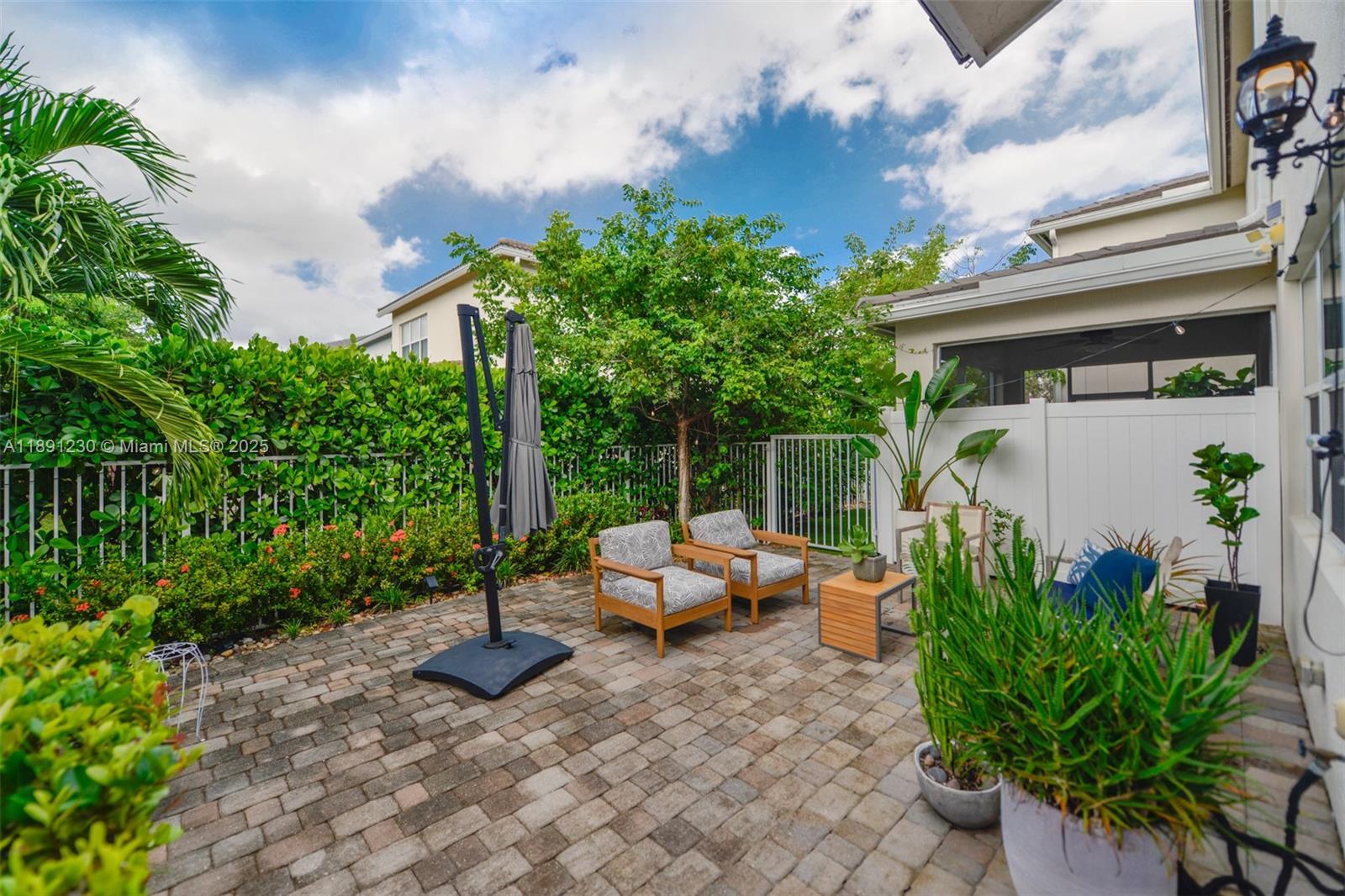 HILLCREST COUNTRY CLUB SO - Residential