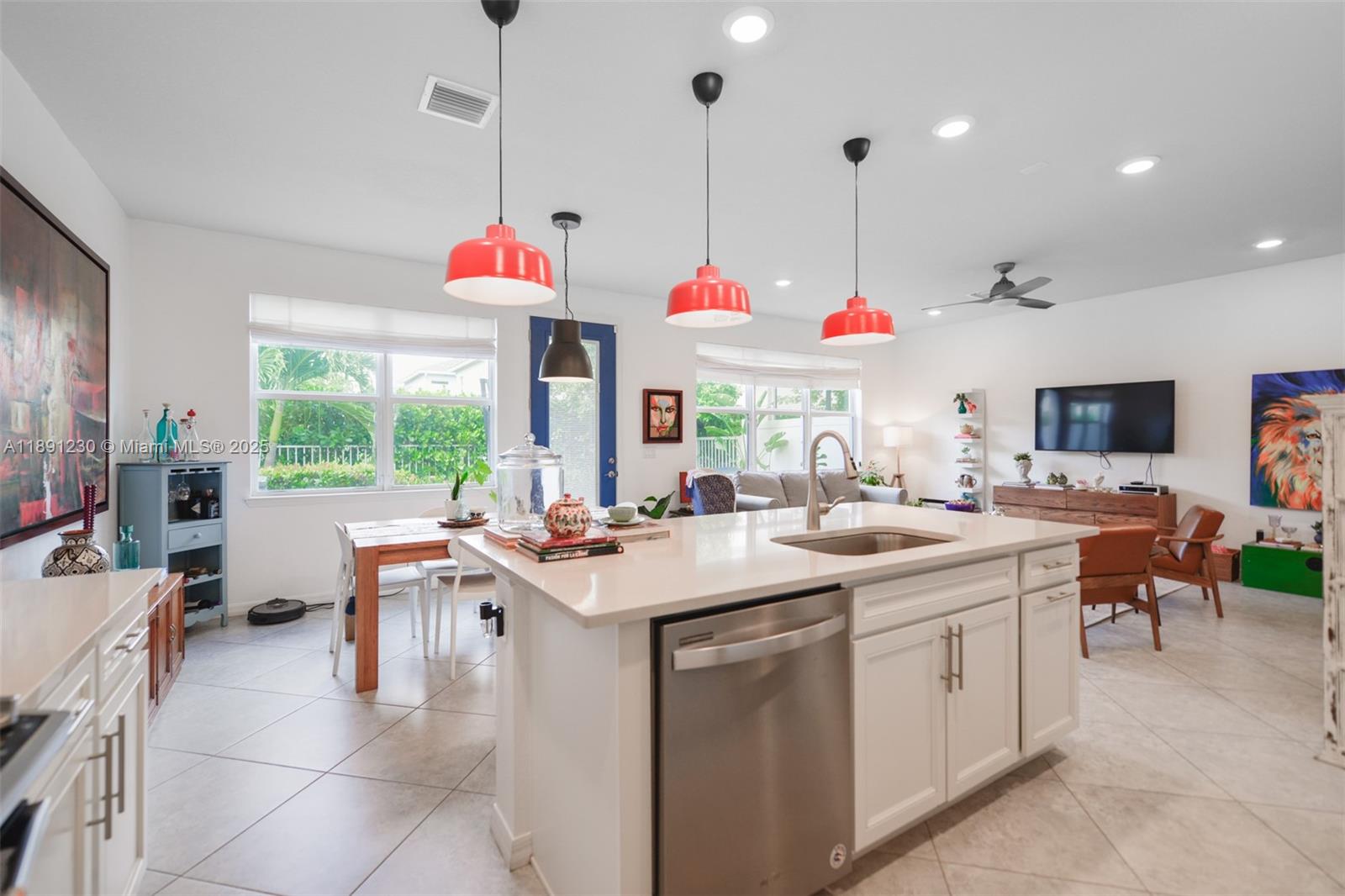 HILLCREST COUNTRY CLUB SO - Residential