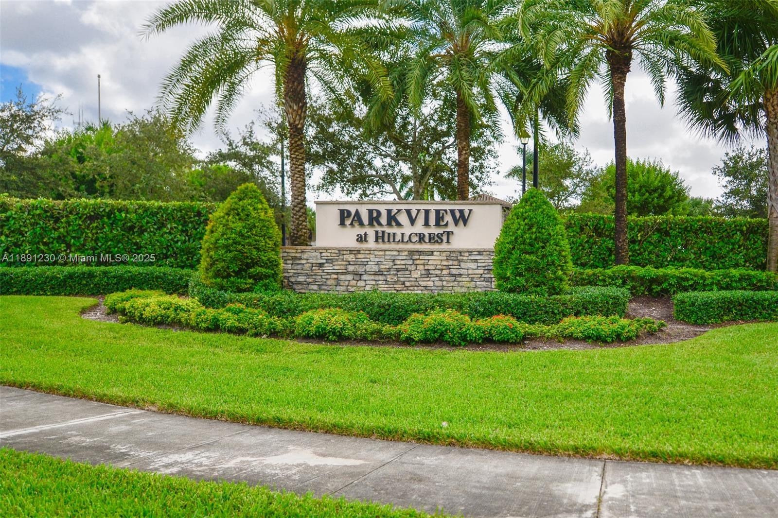 HILLCREST COUNTRY CLUB SO - Residential