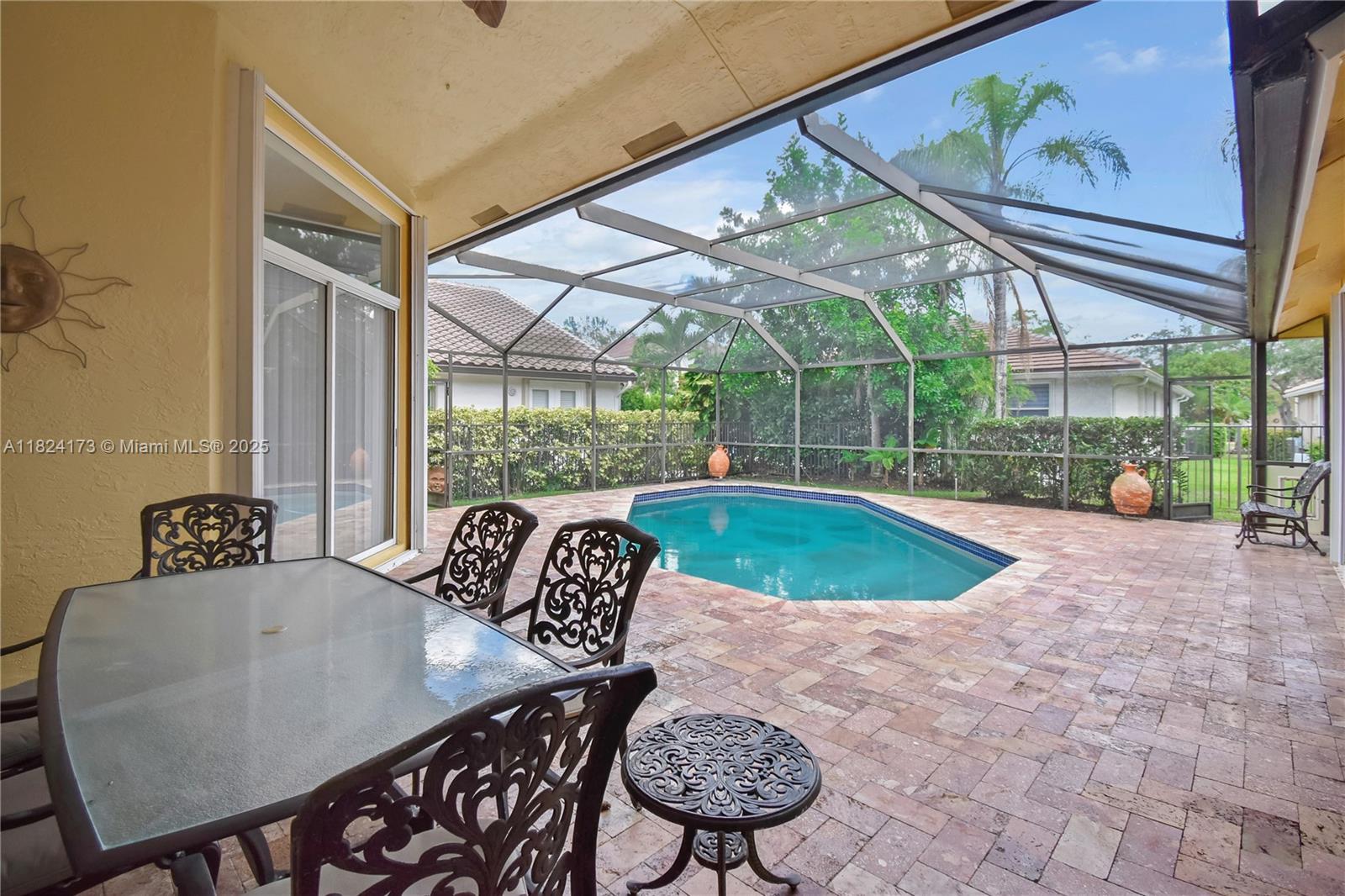 2694 Oakbrook Dr, Weston, FL, 33332/$1,150,000 4 2694 Oakbrook Dr