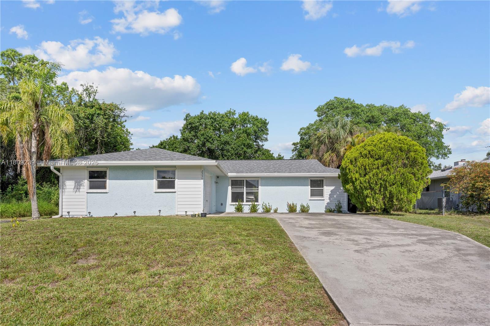 Beautiful, spacious, move-in ready home. 3 bedrooms, 2 bathrooms, one car garage and plenty of parking. Relax and enjoy in this huge and peaceful patio with two different spaces. 2021 roof, remodeled kitchen, updated windows and doors, vaulted celling an more. Easy access to the expressway.