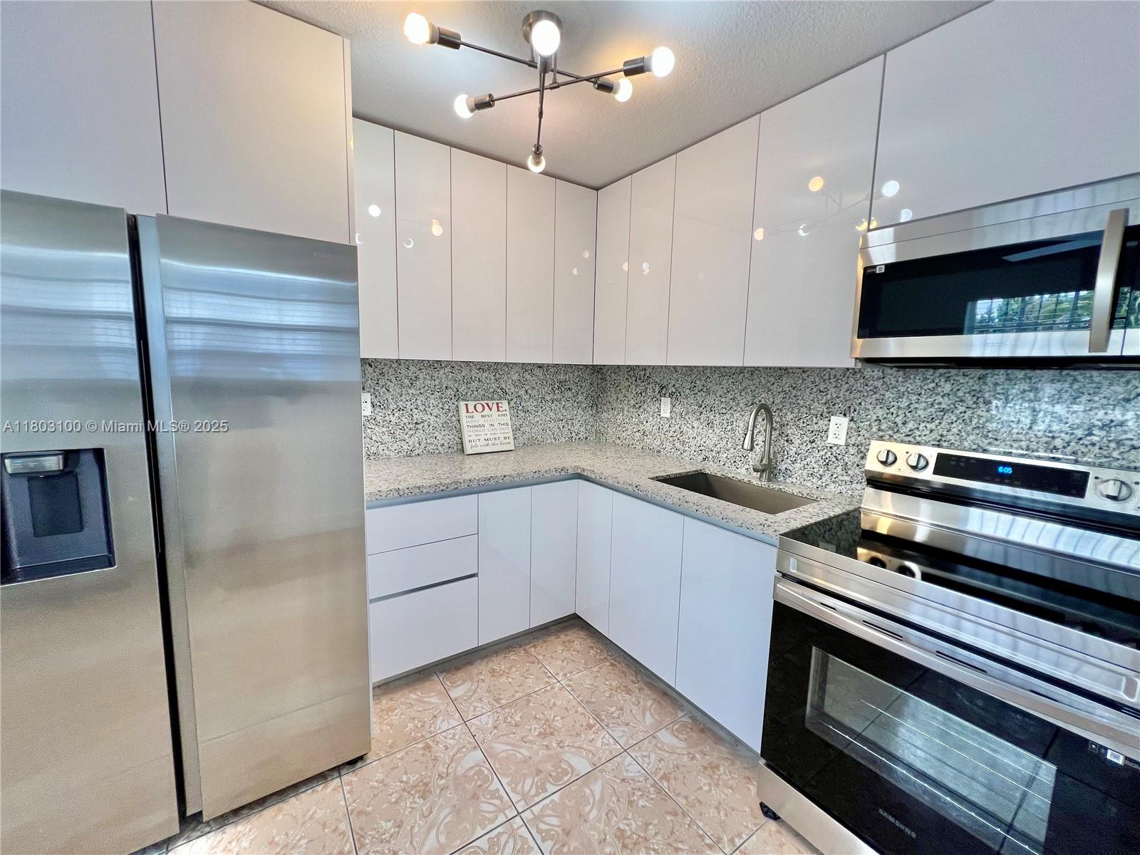 3081 NW 94th St 3081