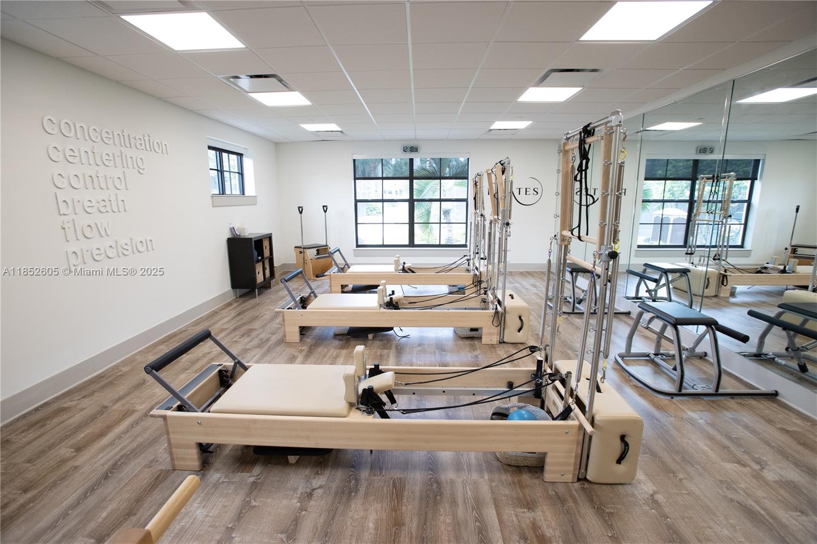 OAK RUN OF ARVIDA COUNTRY - Residential