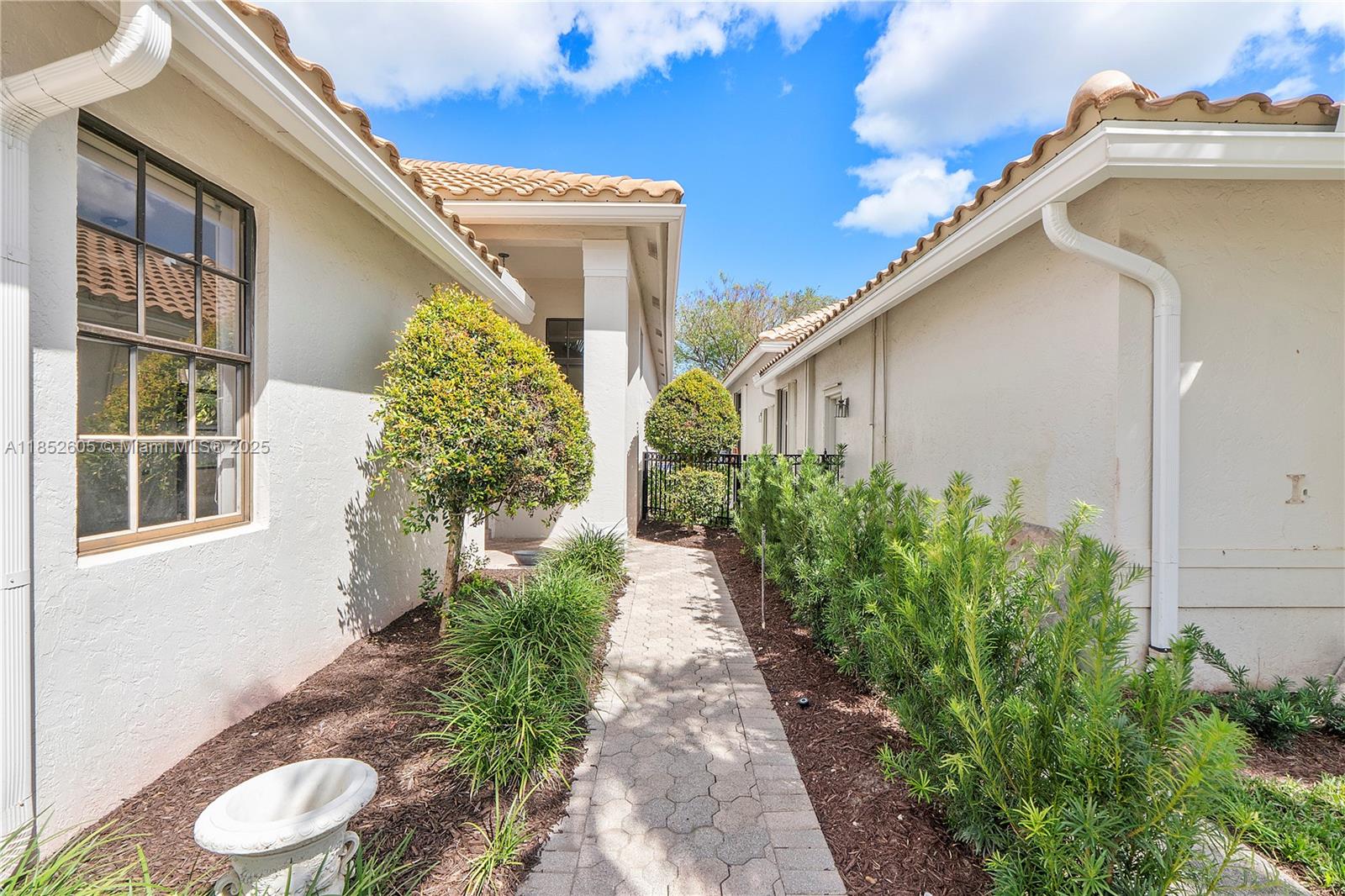 OAK RUN OF ARVIDA COUNTRY - Residential