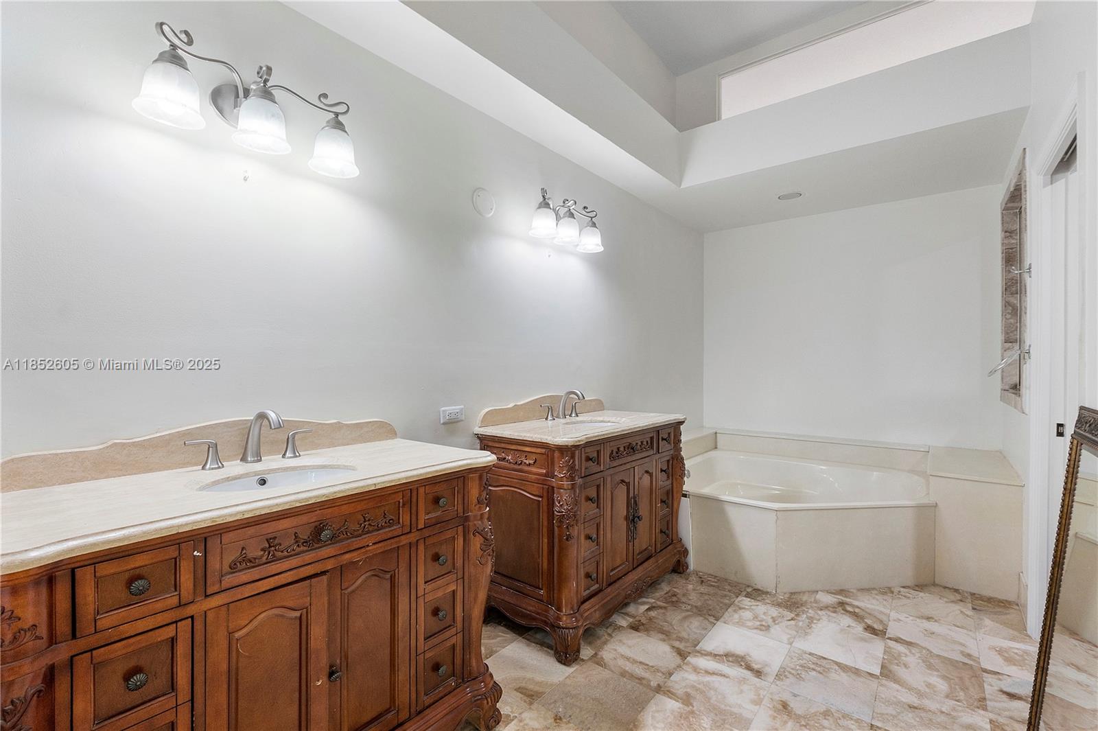 OAK RUN OF ARVIDA COUNTRY - Residential