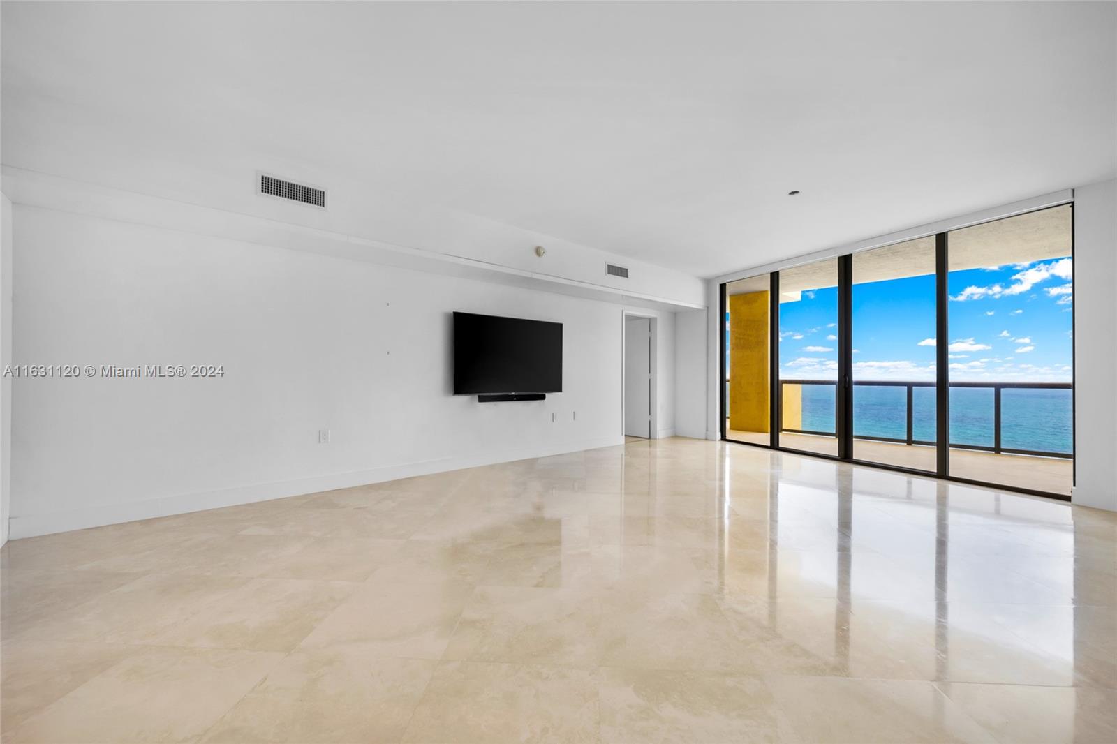 SAYAN CONDO - Residential