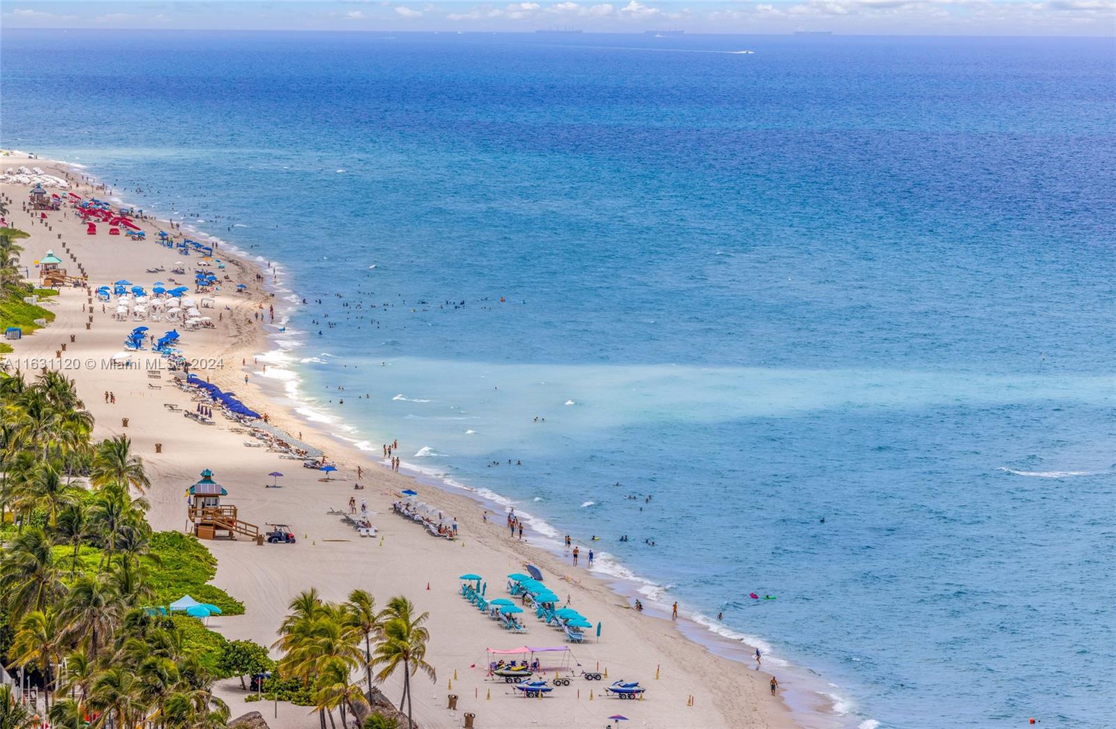 SAYAN CONDO - Residential