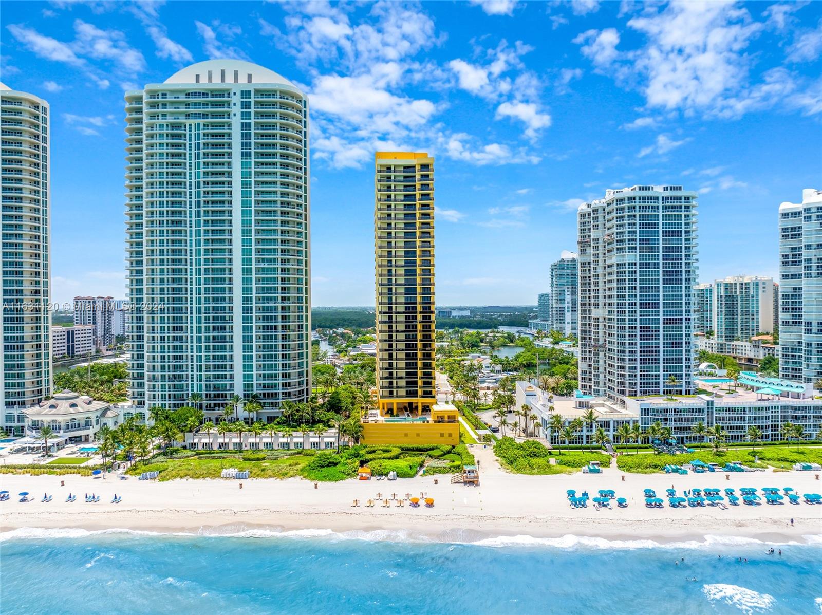 SAYAN CONDO - Residential