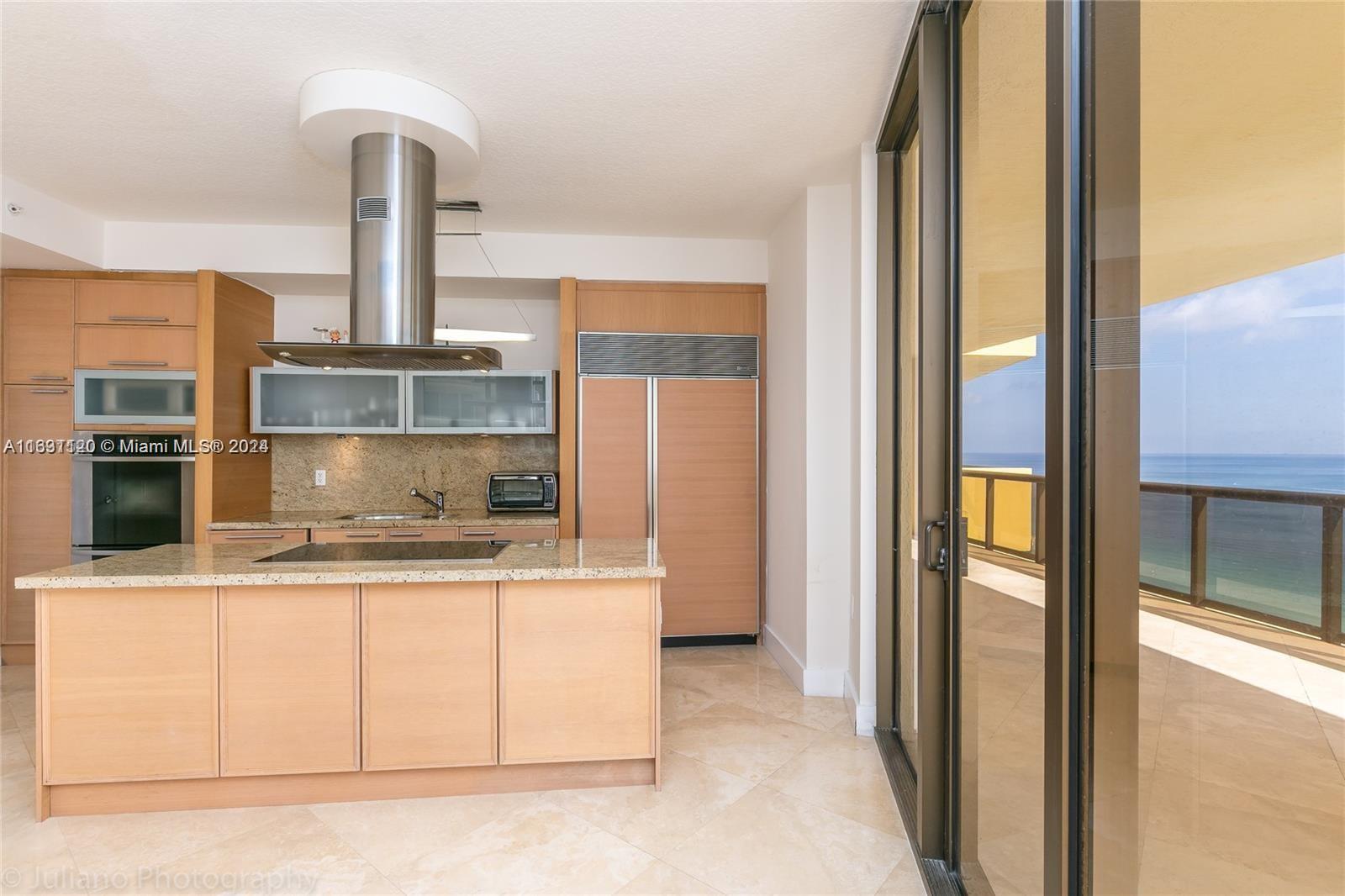 SAYAN CONDO - Residential