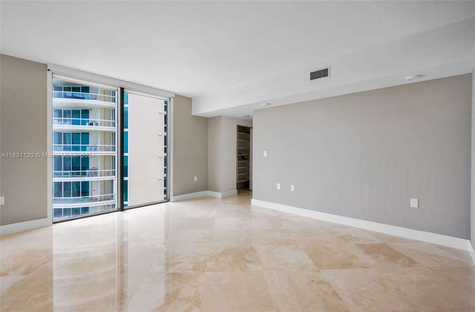 SAYAN CONDO - Residential