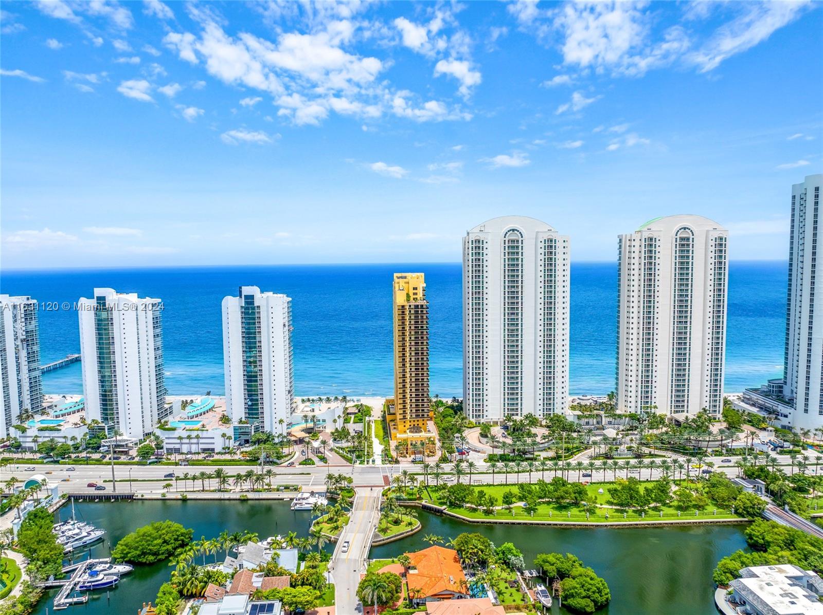 SAYAN CONDO - Residential