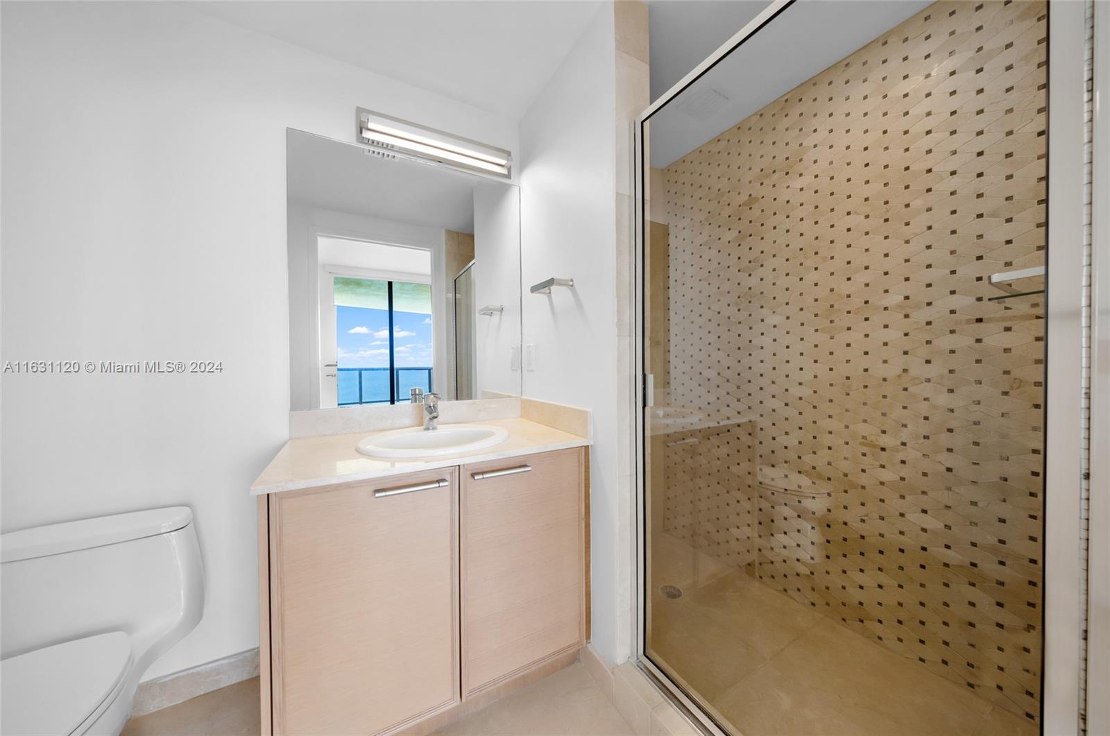 SAYAN CONDO - Residential