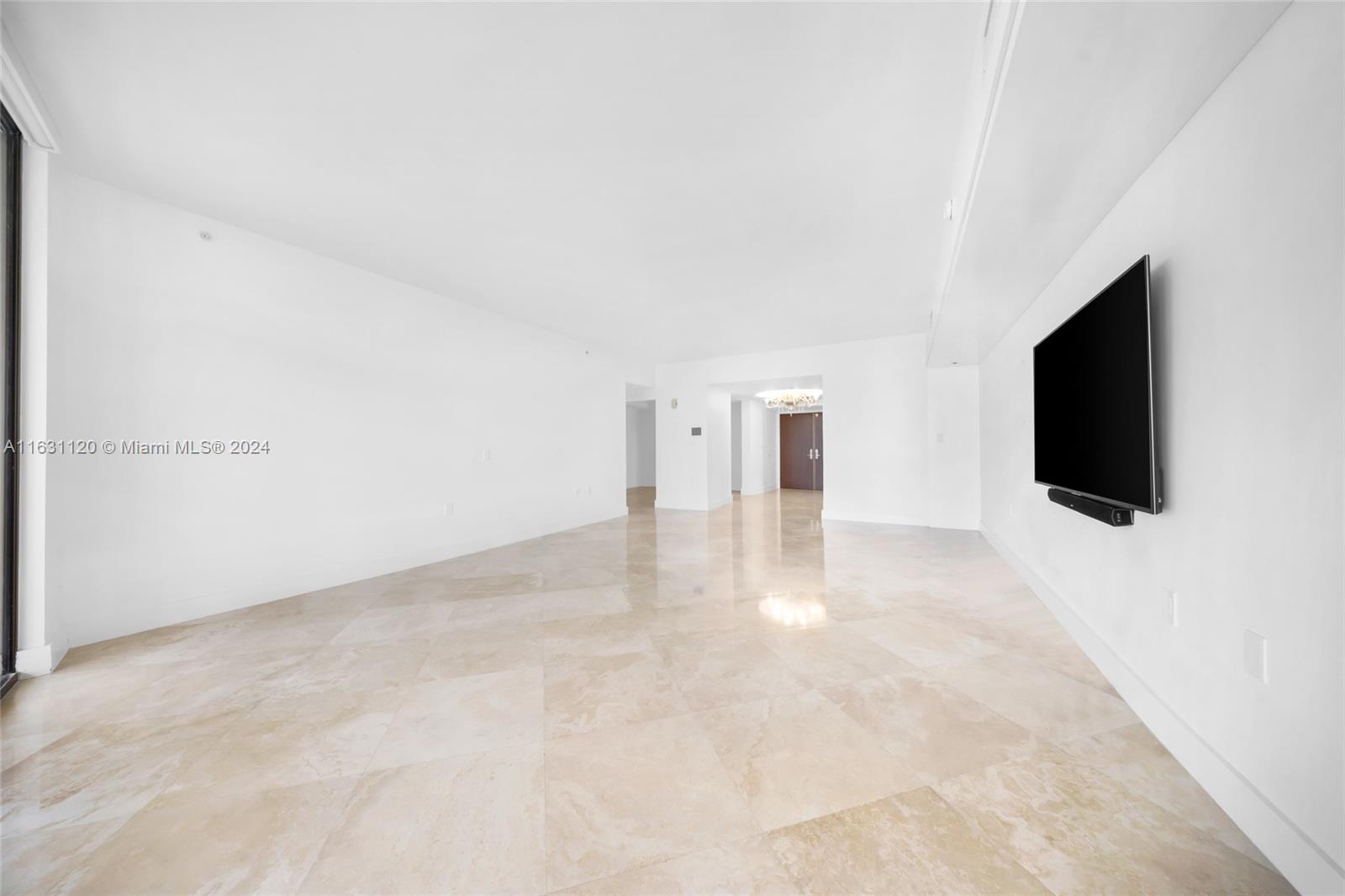 SAYAN CONDO - Residential