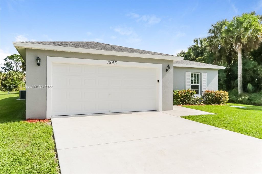 Photo of 1943 SW Sunglow St, Port Saint Lucie, FL 34953 (MLS # A11315714)