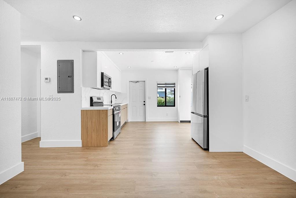 PALOMAR SUB - Residential Income