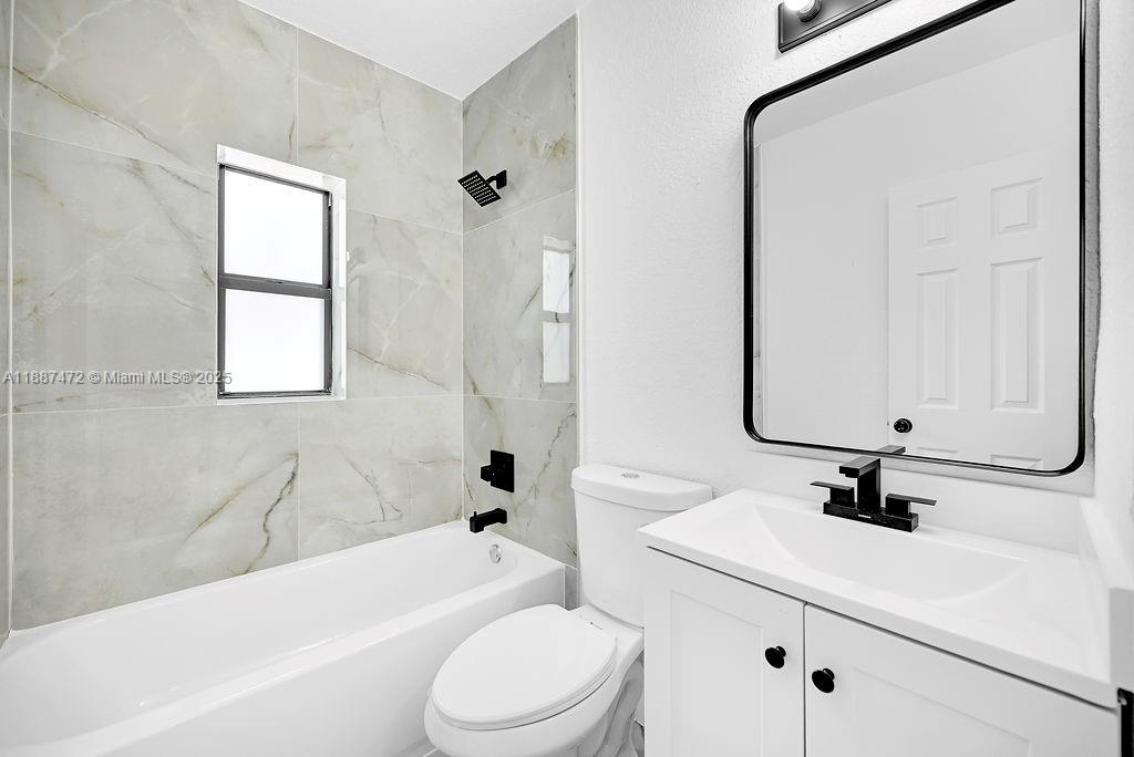 PALOMAR SUB - Residential Income