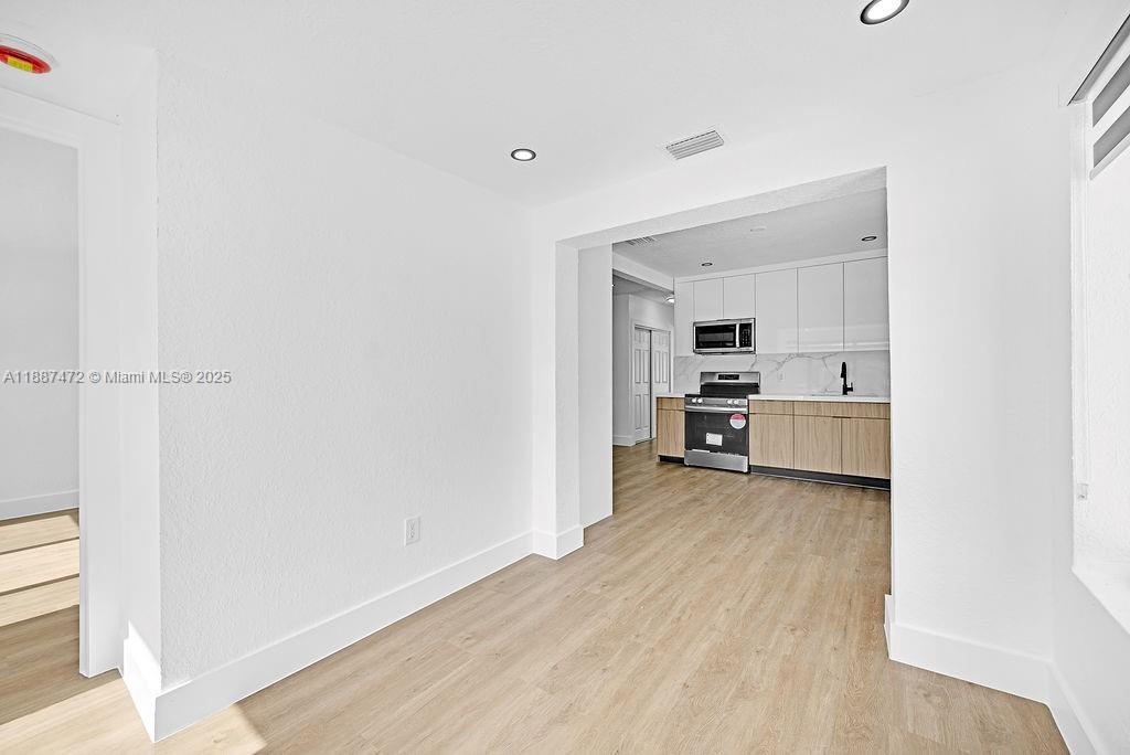 PALOMAR SUB - Residential Income