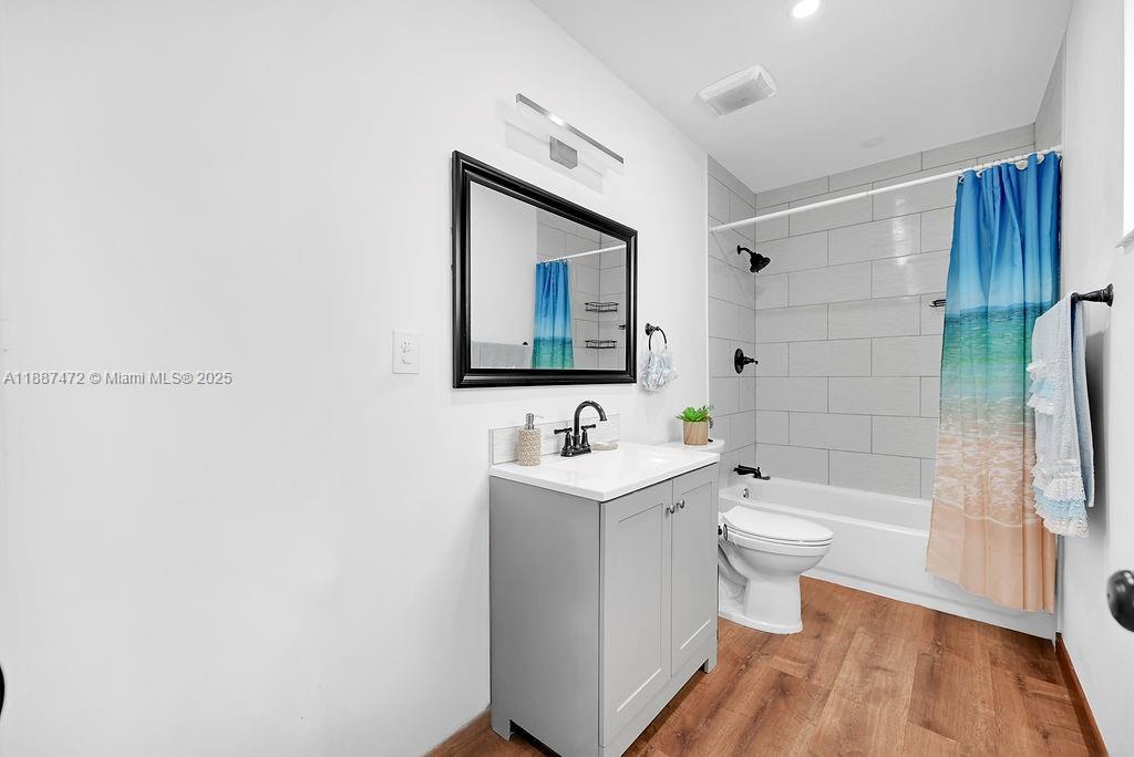 PALOMAR SUB - Residential Income