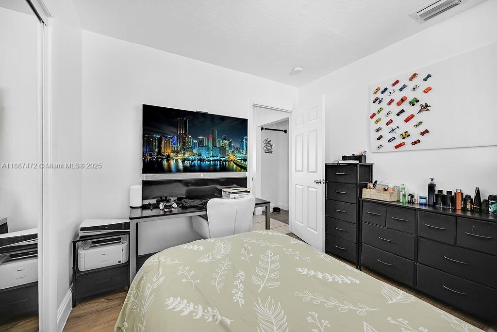 PALOMAR SUB - Residential Income