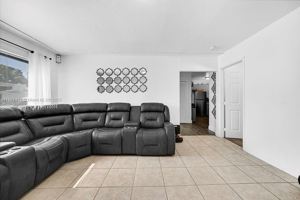 PALOMAR SUB - Residential Income