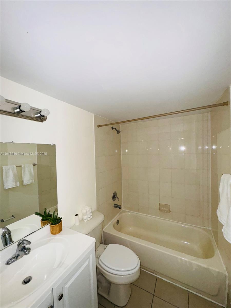 BELASERA AT PINE ISLAND C - Residential Lease