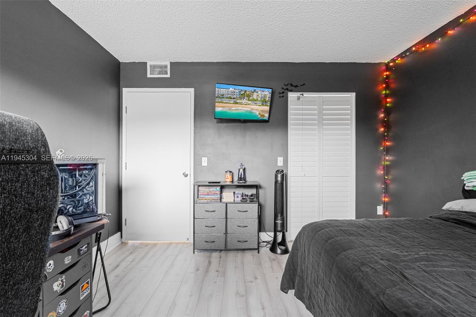 IVANHOE EAST AT CENTURY V - Residential