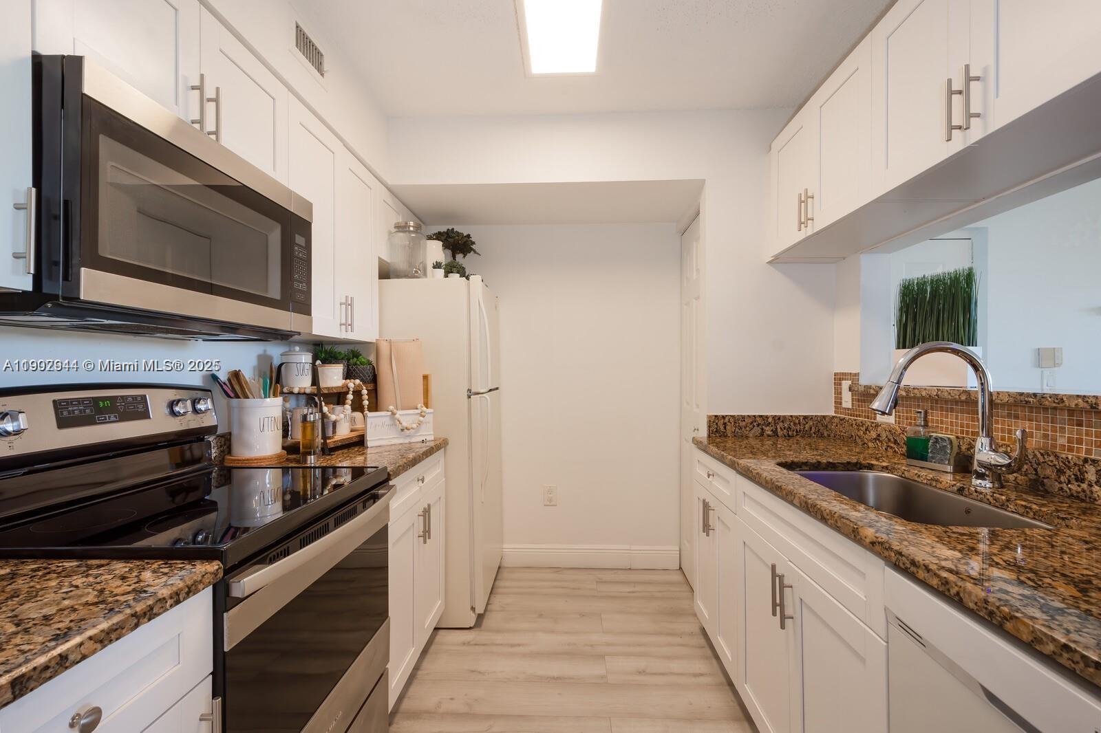 ST ANDREWS CONDO - Residential Lease