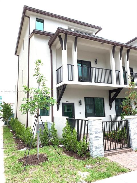 4802 NW 83rd Path . Doral FL 33166