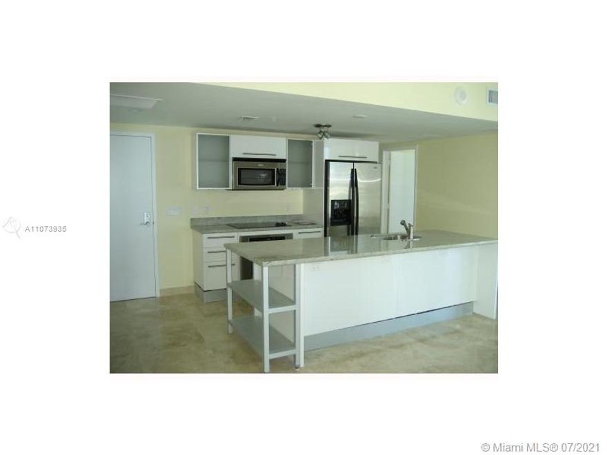 BEAUTIFUL 3/3 APARTMENT. AMAZING RIVER AND CITY VIEWS. MARBLE FLOORS. BASIC CABLE & INTERNET INCLUDED FULL AMENITIES IN THE BUILDING. MUST SEE!!   BALCONY WILL BE INACCESSIBLE FOR AL LEAST 6 MONTHS DUE TO BUILDING REPAIRS.