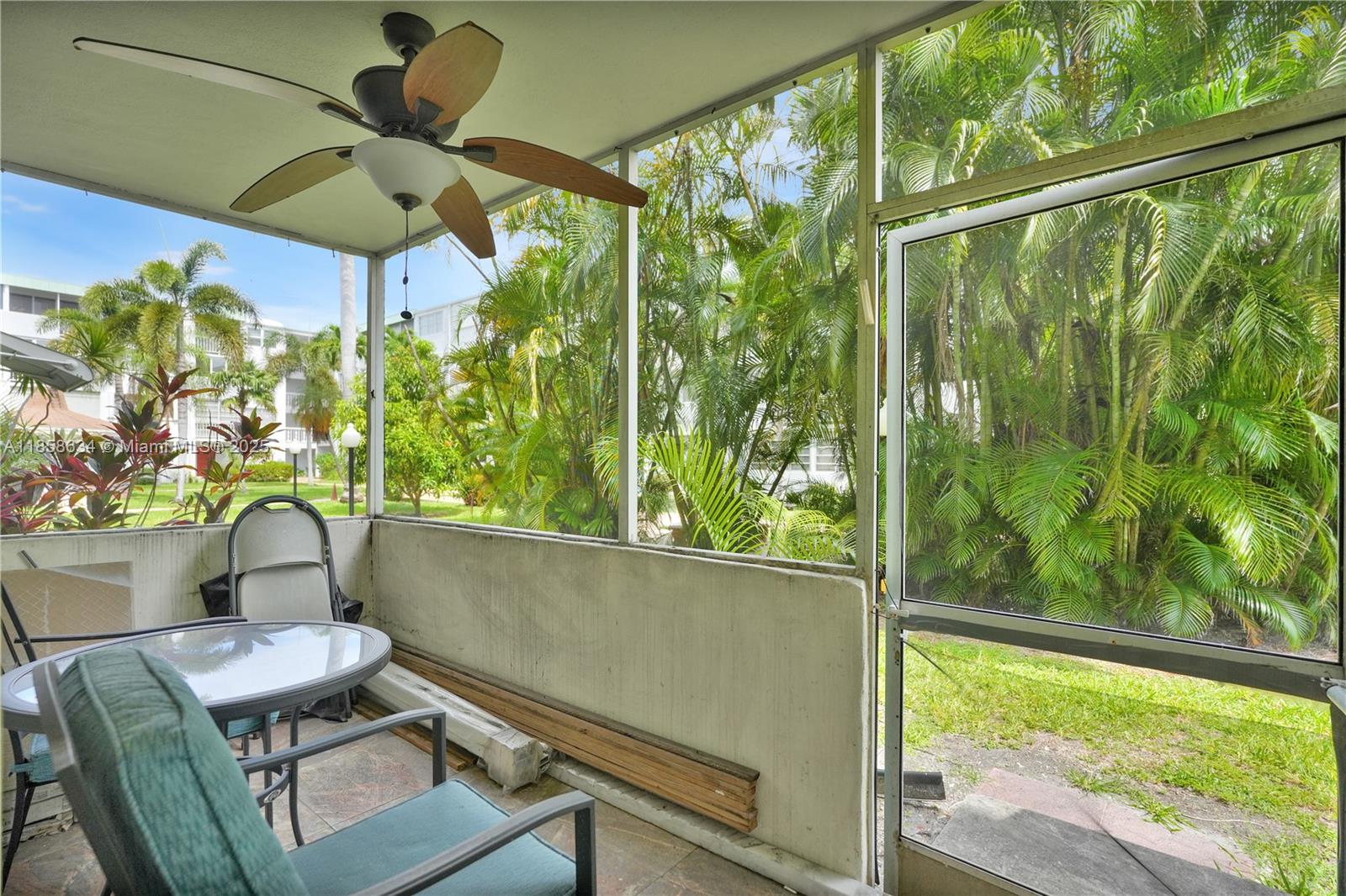 APRIL BREEZE CONDO - Residential