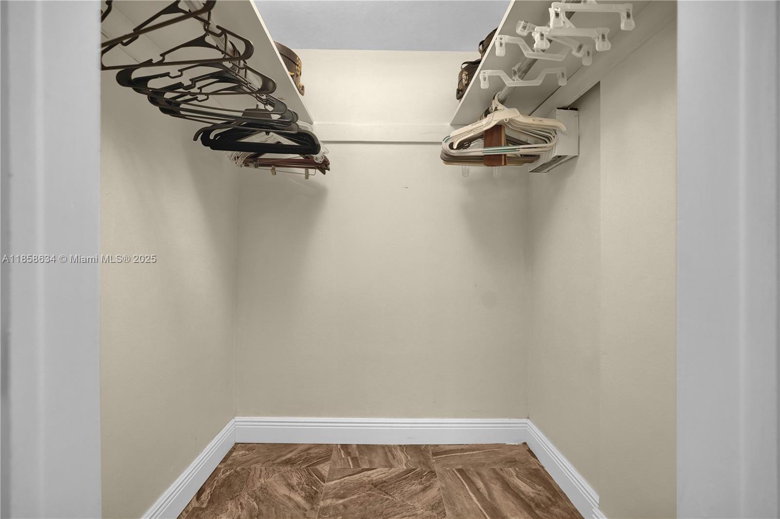 APRIL BREEZE CONDO - Residential