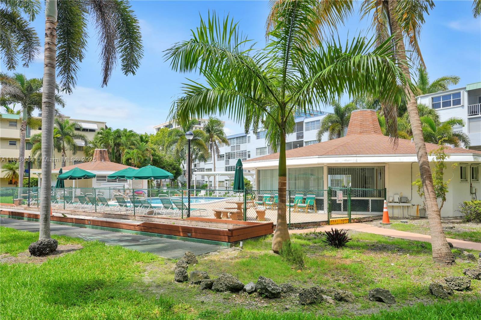 APRIL BREEZE CONDO - Residential